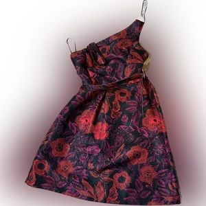 Gabby Skye size 4 one strap dress red and black